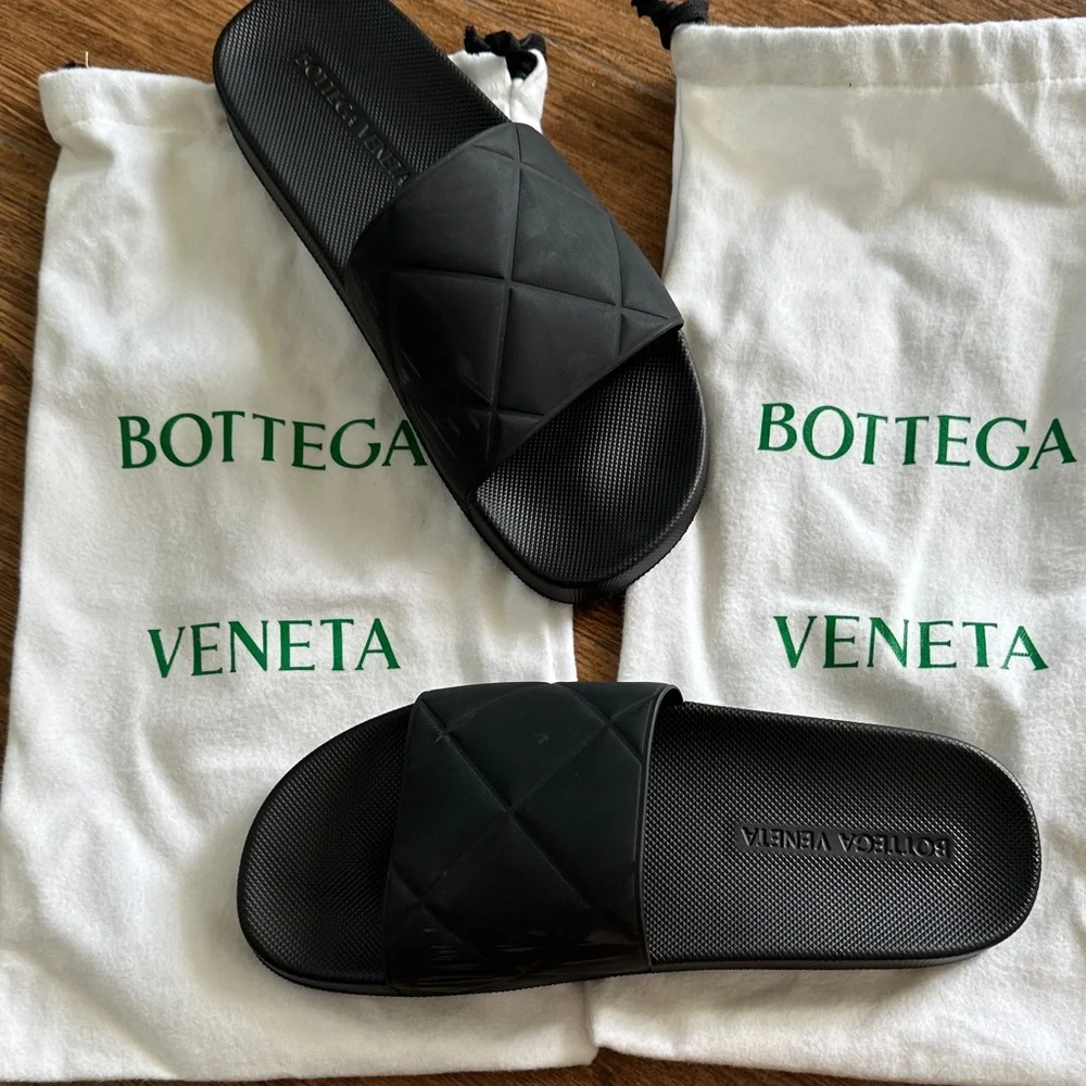 Bottega Veneta Quilted Black Rubber Men's Sandals